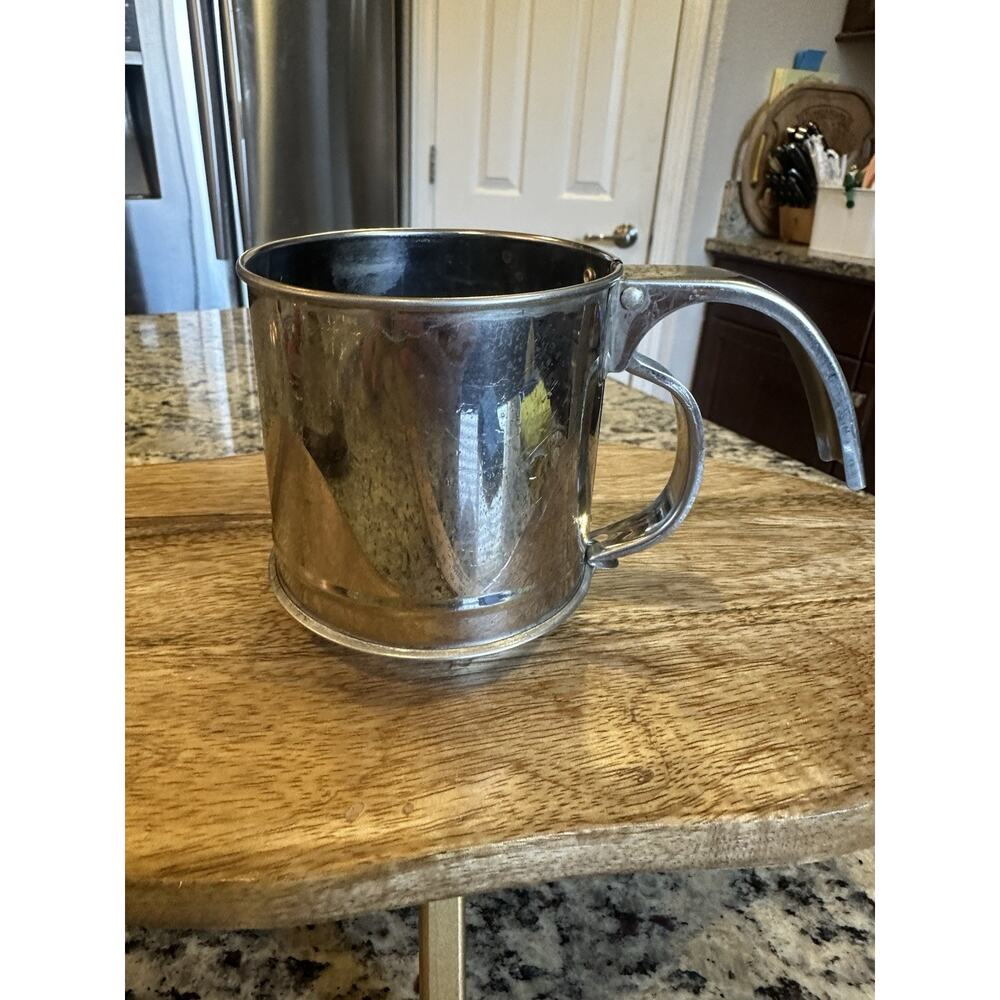 Vintage Small Flour Sifter With Squeeze Handle approx 3.5” tall Stainless